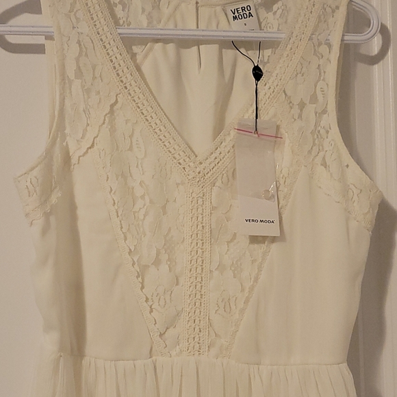 Vero Moda White Dress - Picture 2 of 6